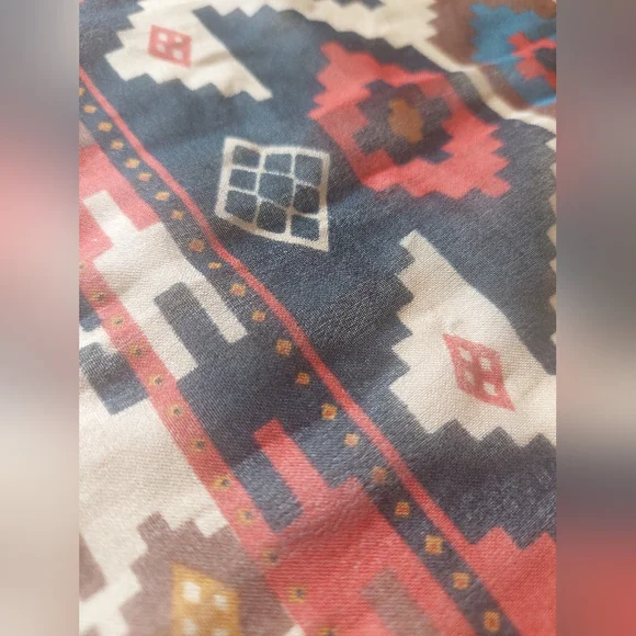 Colorful Geometric Pattern Scarf - Picture 4 of 5